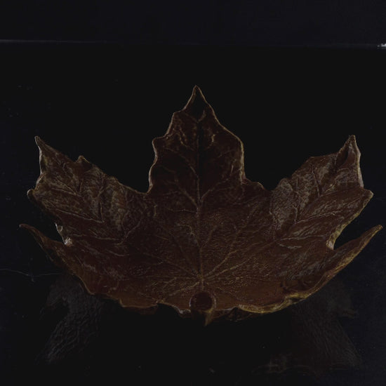 Showcase video of a 3D printed maple leaf trinket dish highlighting texture and fall design.