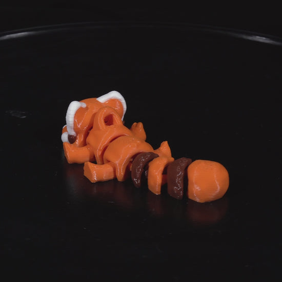 Demonstration video of the 3D printed flexi red panda showing its movement and articulation.