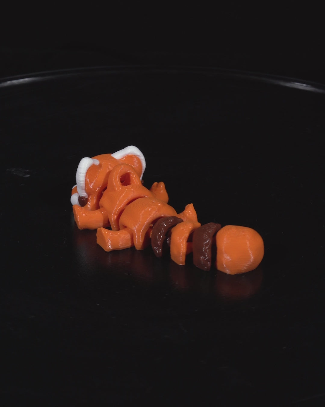 Demonstration video of the 3D printed flexi red panda showing its movement and articulation.