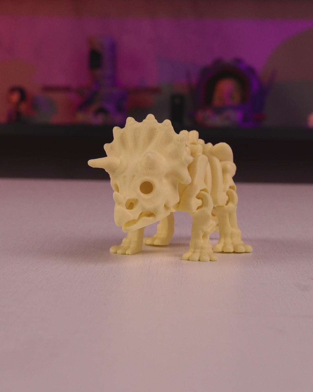 360-degree video of the 3D printed Skeleton Triceratops showing its detailed horns, frill, and posture.
